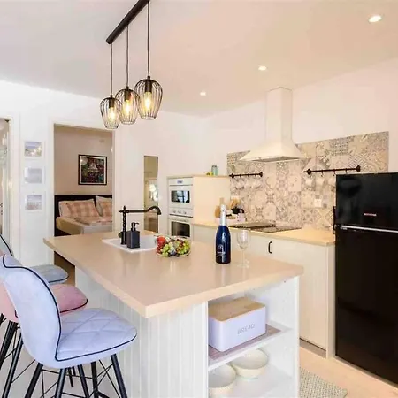 Apartment Stanic With Pool